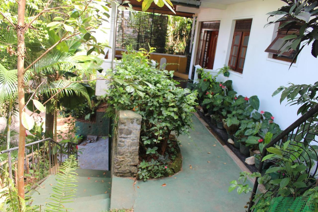 Alex Home Stay Kandy Exterior photo